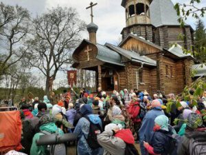 Преподаватели и студенты приняли участие в Борисоглебском крестном ходе.