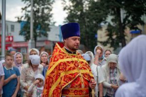 «Вокруг много хороших людей»