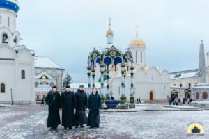 Выпускники ВДУ, в рамках деятельности благотворительного фонда «Свете Тихий», встретились с профессором Алексеем Ильичом Осиповым.
